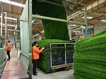 Inspección de la calidad del césped a mitad del proceso